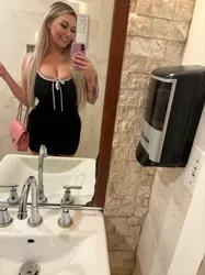 Escorts West Palm Beach, Florida Gorgeous Blonde Upscale . Always up Late . New - 31
