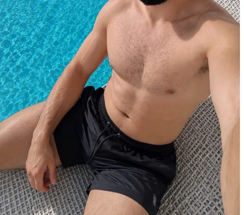 Escorts Northampton, England Just outcall hung discreet boy 🍆