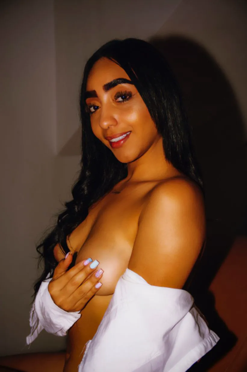 Escorts Athens, Greece Scarlet