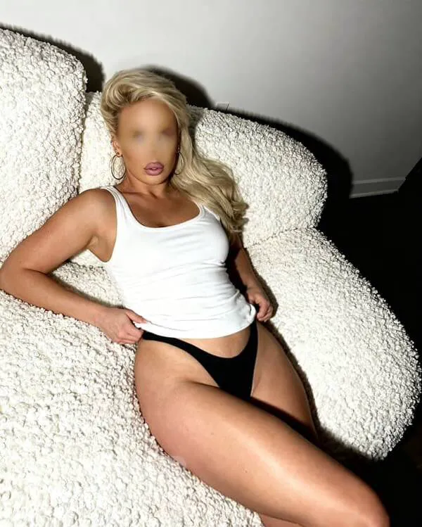 Escorts Longueuil, Quebec Asian girls working