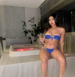 Escorts Medellin, Colombia ANDREA