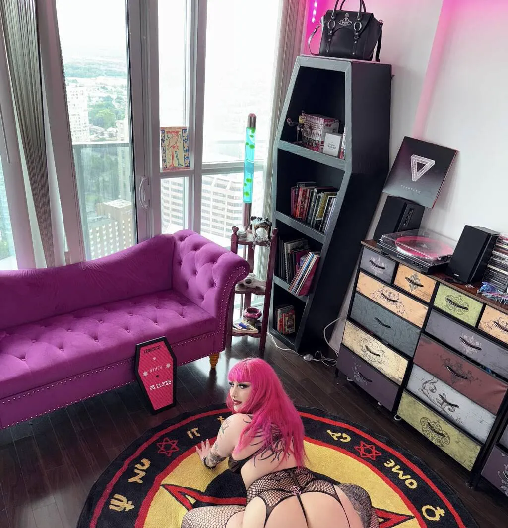 Escorts Oakville, Ontario Nymph