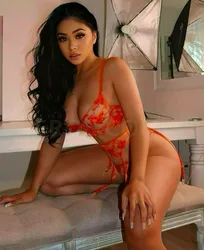 Escorts Hawaii Emi in Honolulu