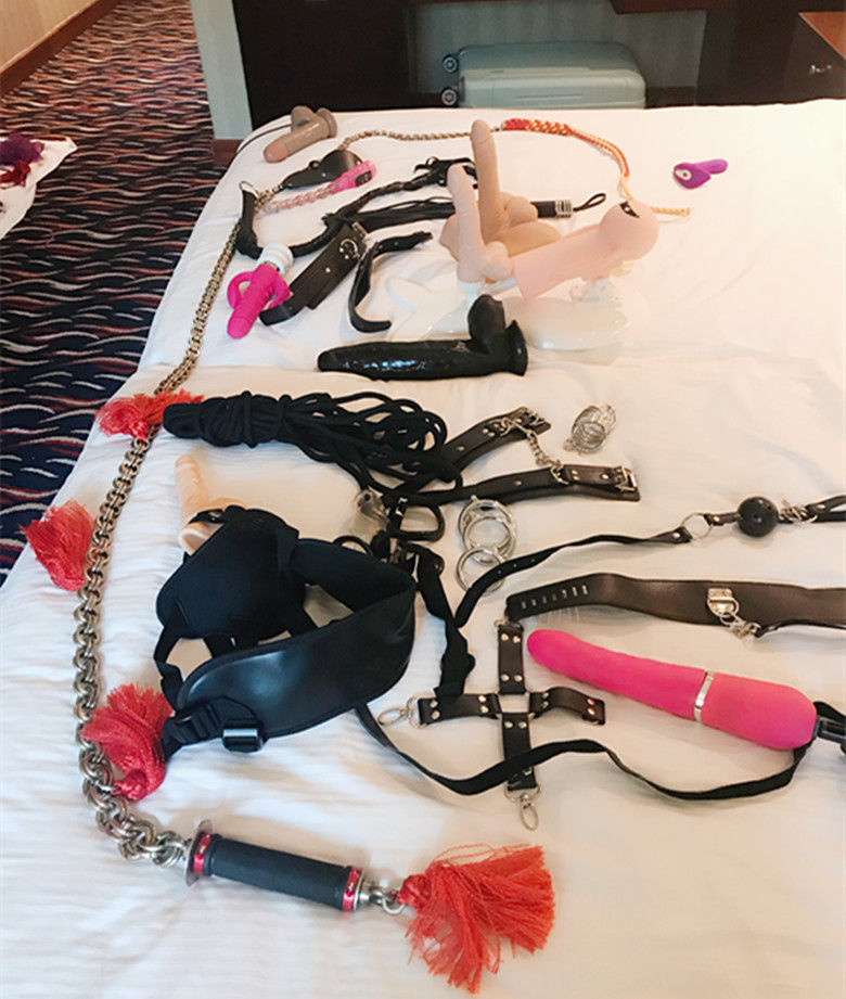 Escorts Dubai, United Arab Emirates NURU massage & Mistress Judy +