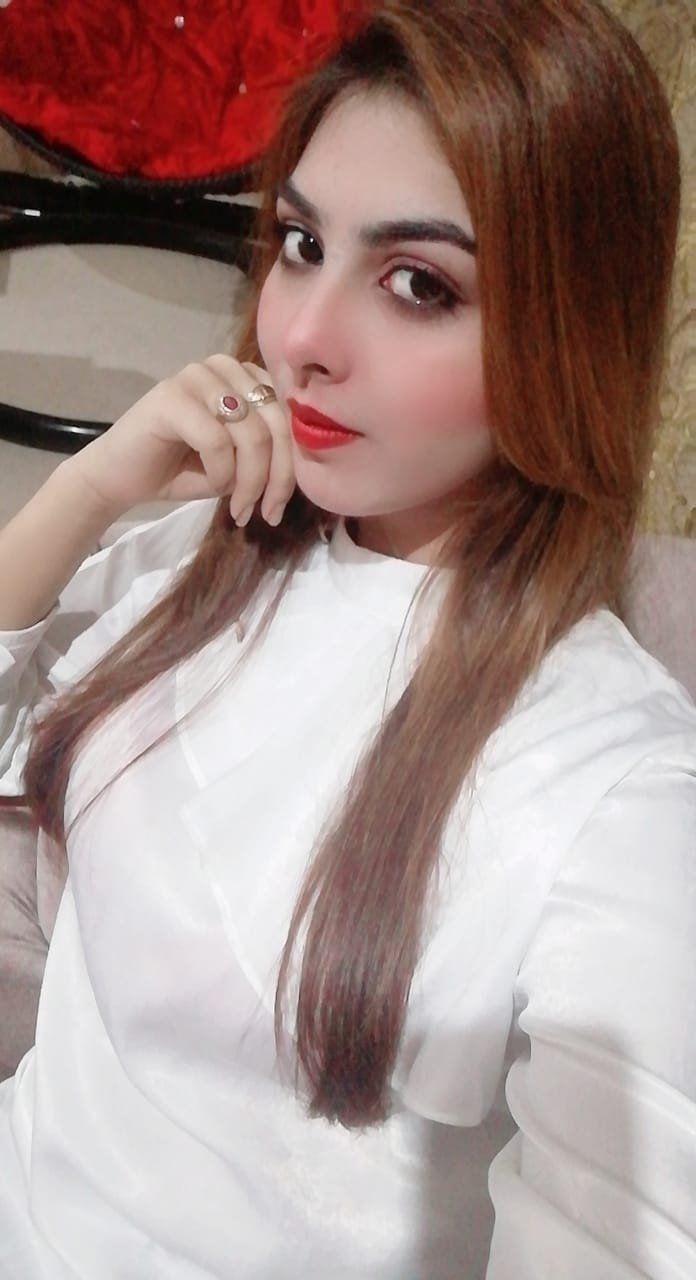 Escorts Sharjah, United Arab Emirates Suman Indian Girl