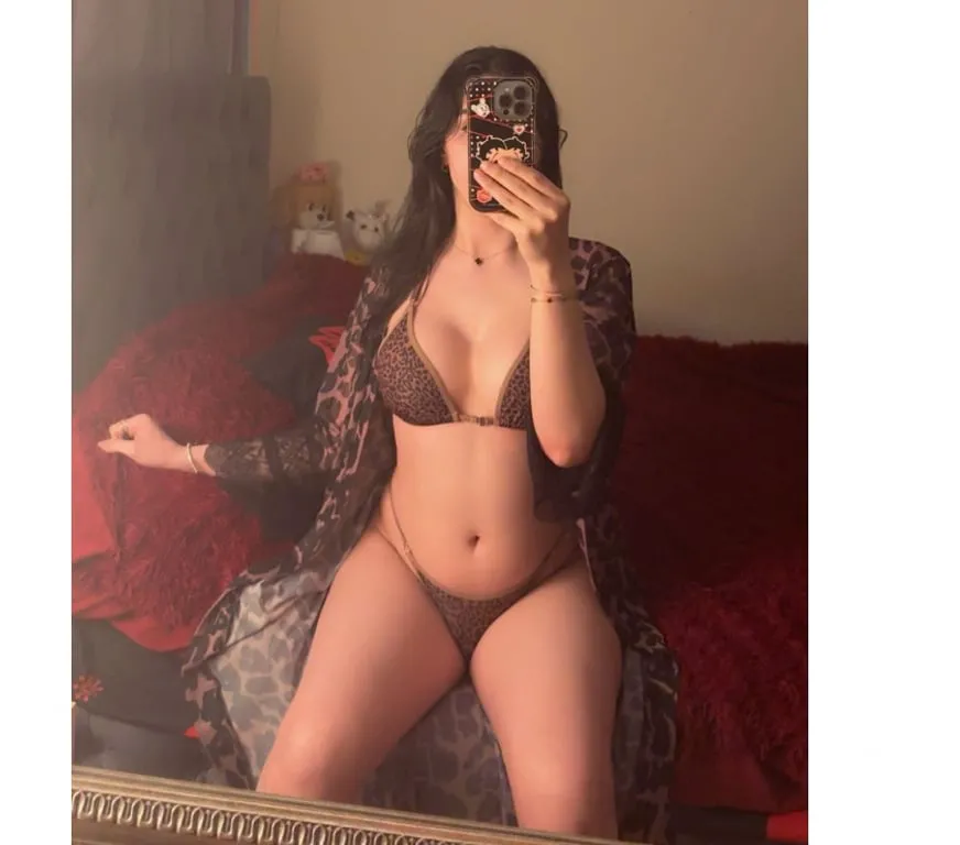 Escorts Glasgow, Scotland Ts Lili🎀 super hot and feminine