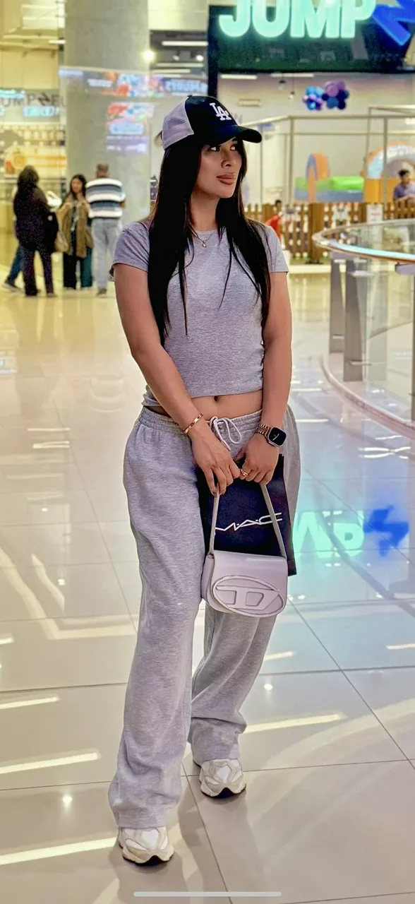 Escorts Dubai, United Arab Emirates Jen: world class sex top/bottom/GFE