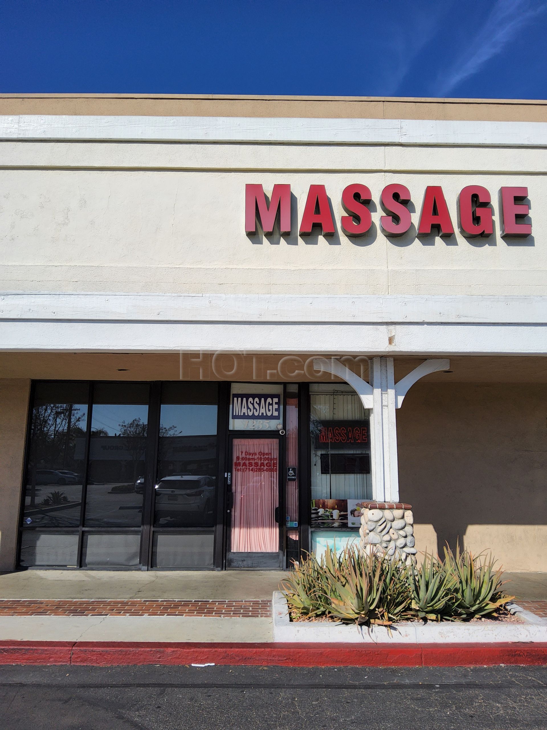 Santa Ana, California Le Palace Massage