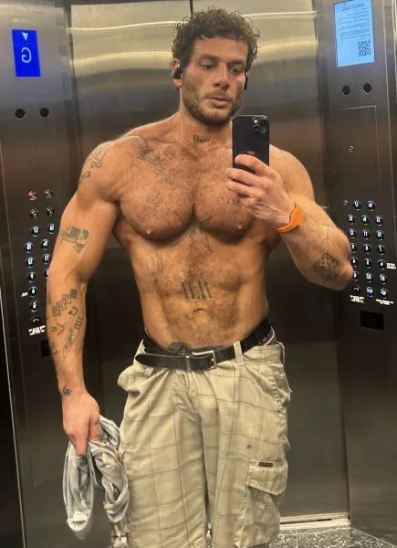 Escorts Sydney, Australia Henry_henryy