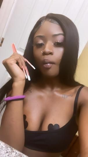 Escorts Bakersfield, California The FINESST Provider 👸🏾 I'm Available 24/7 Outcalls FT SHOWS ❣ I sell Content 💙💦 Petite & Sweet 🍬Amosc realprettydaaii 😍