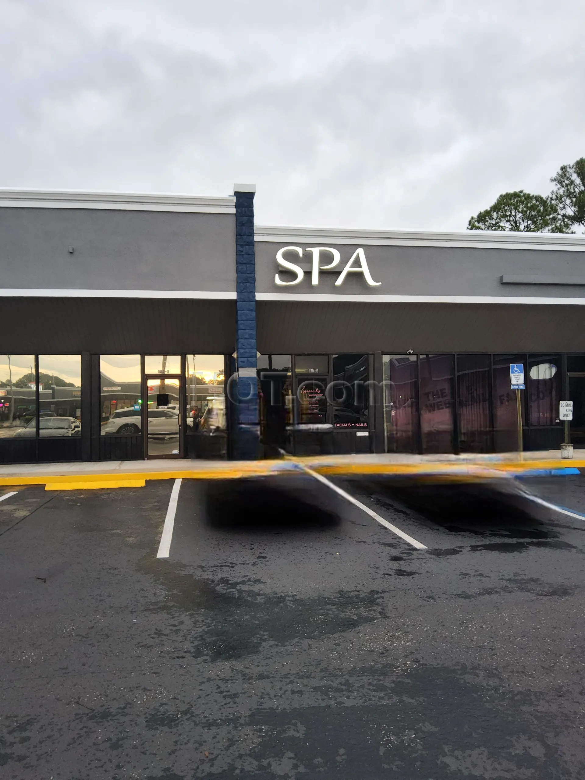 Jacksonville, Florida Evergreen Spa