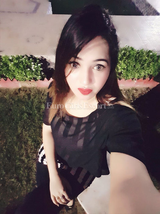 Escorts Manama, Bahrain Zara khan