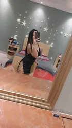 Escorts Bahrain Nicky Slim Girl