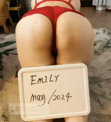 Escorts Longueuil, Quebec Full GFE service 120hh with cute Emily