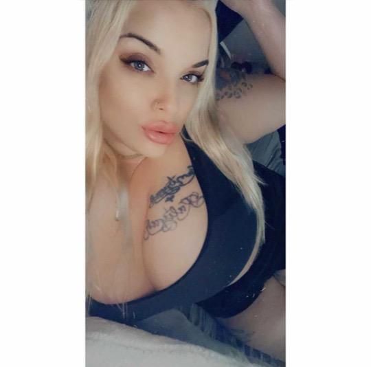 Escorts Ventura, California 🥶Brand New Pierced Blonde Babe W/  DDDs 😜 Ready To Play Now🥰