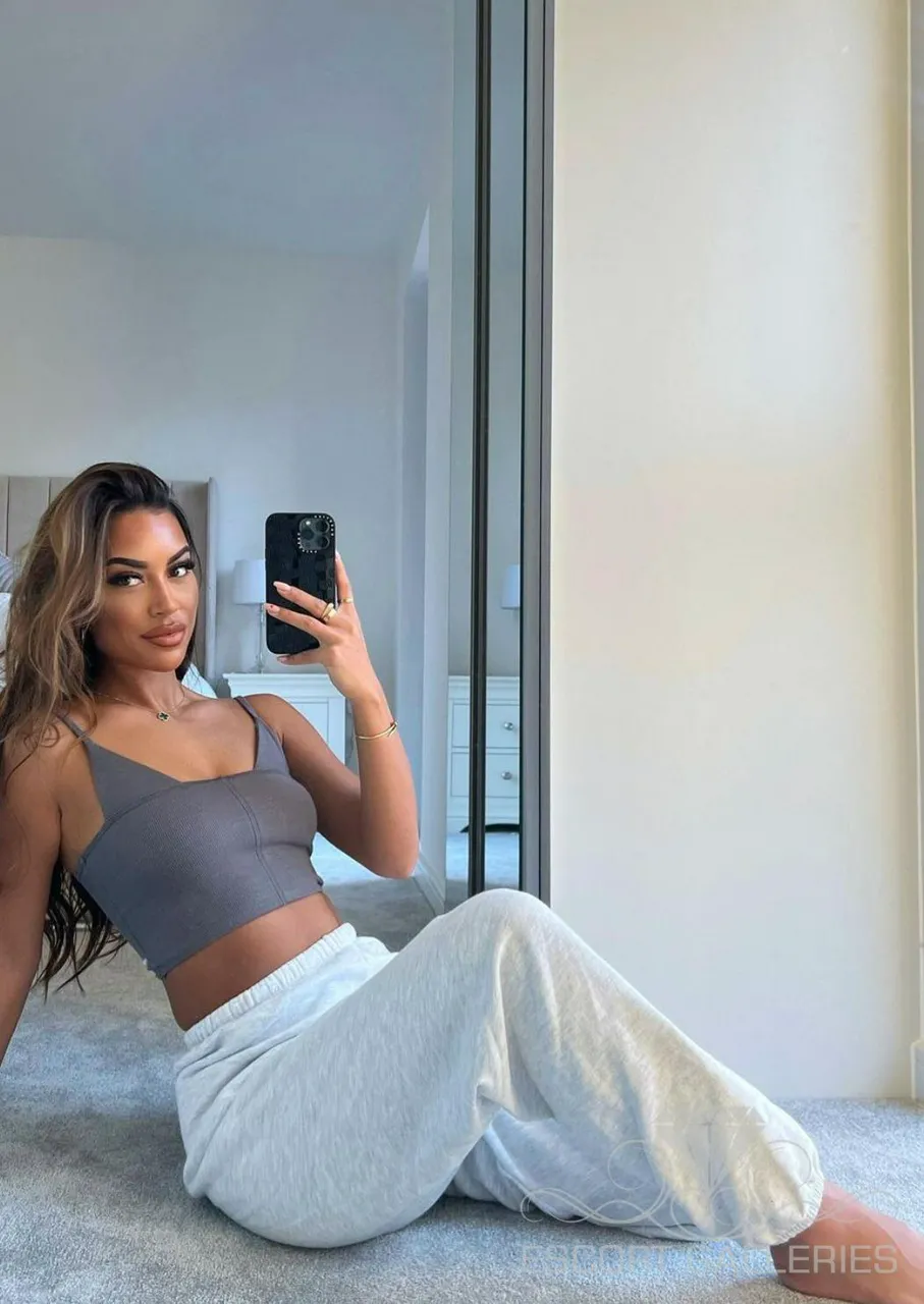 Escorts Cairo, Egypt Cammie