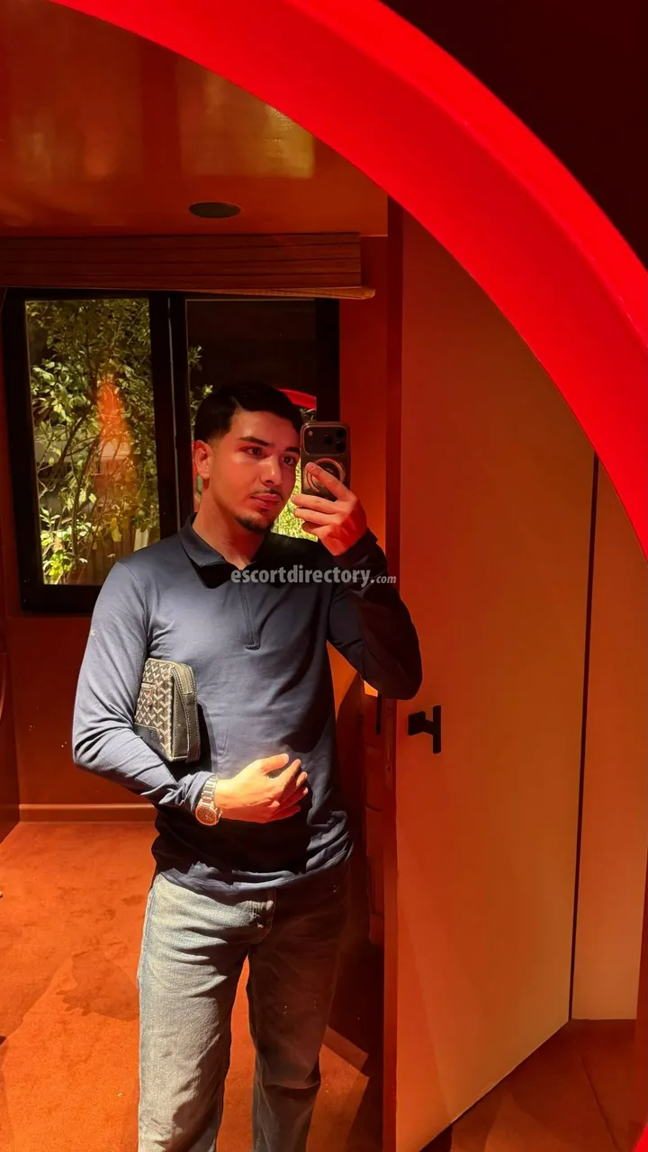 Escorts Antwerpen, Belgium Rayan