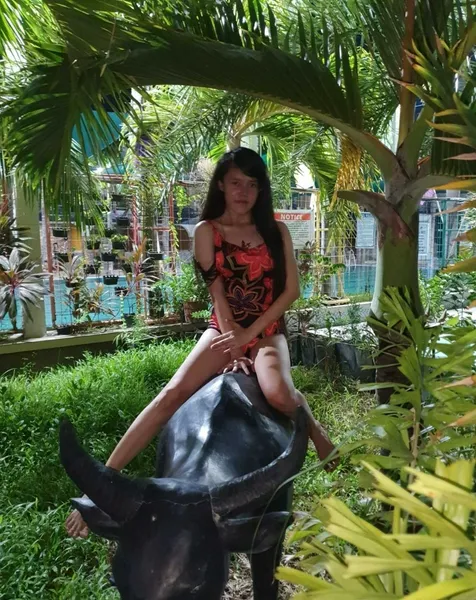 Escorts Manila, Philippines Kisses Escort/camshow