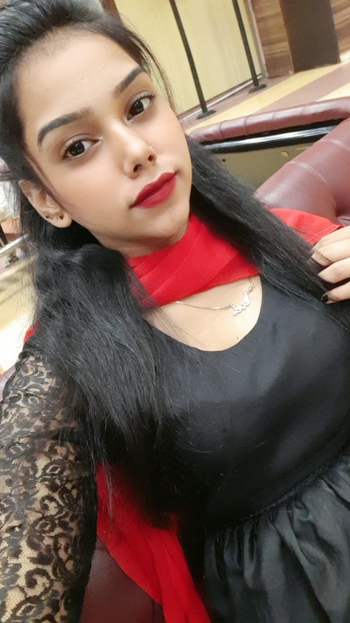 Escorts Dubai, United Arab Emirates Monika Indian Girl