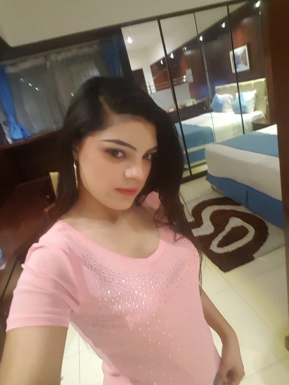 Escorts Ajman City, United Arab Emirates Jiya Indian Girl