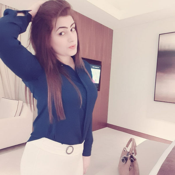 Escorts Dubai, United Arab Emirates Javeria Indian Girl