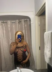 Escorts Edmonton, Alberta Stacy