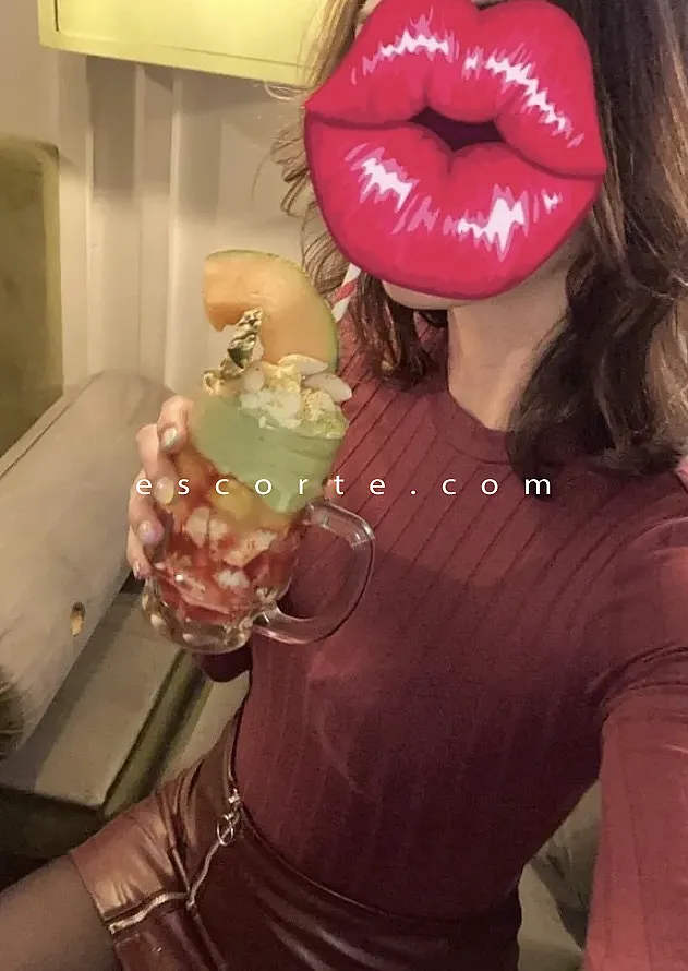 Escorts La Defense, France Sky