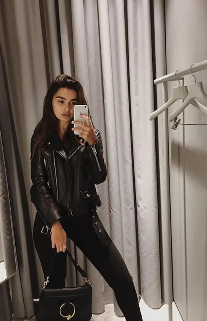 Escorts Dubai, United Arab Emirates I SQUIRT LIKE A FOUNTAIN