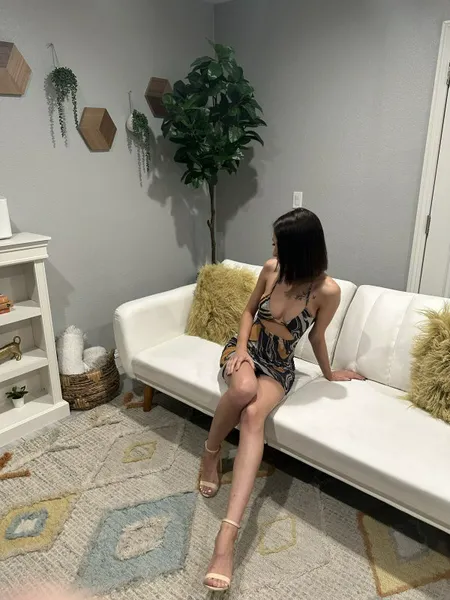 Escorts Phoenix, Arizona Scarlett | Welcome to my world of passion and erotic fun. Explore with me