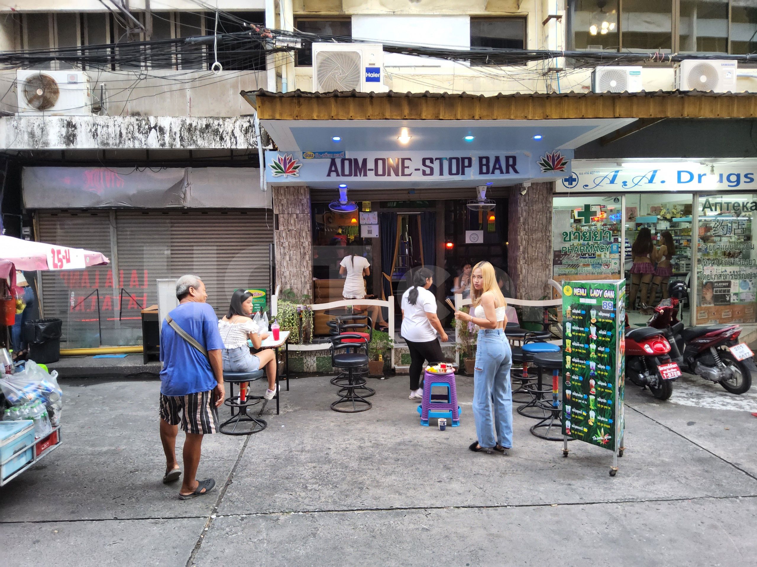 Pattaya, Thailand Aom-One-Stop Bar
