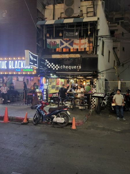 Beer Bar / Go-Go Bar Bangkok, Thailand Chequers