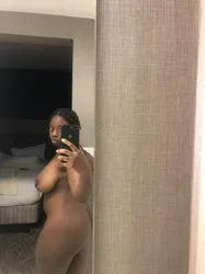 Escorts Oakland, California Chocolate curvy busty chocolate bombshell