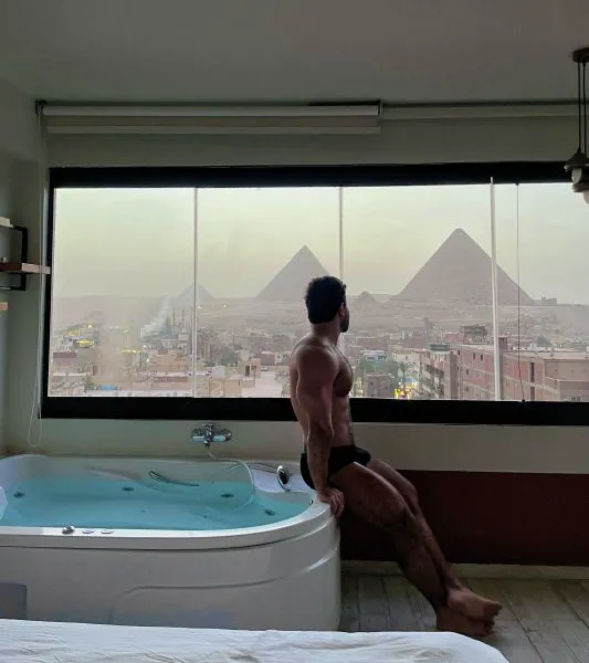Escorts Dubai, United Arab Emirates Hairy_LowKey