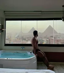 Escorts Dubai, United Arab Emirates Hairy_LowKey