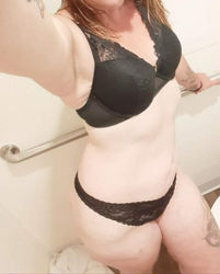 Escorts Lancaster, Pennsylvania Lonely and looking for someone to play with my hair ;)
