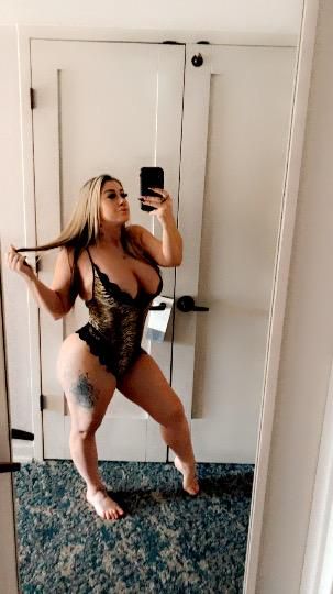 Escorts Denver, Colorado SEXY ITALIAN*** BUSTY & CURVY **** ALWAYS SATISFIED  33 -