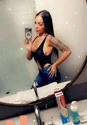 Escorts Niagara Falls, Ontario Petite sweet