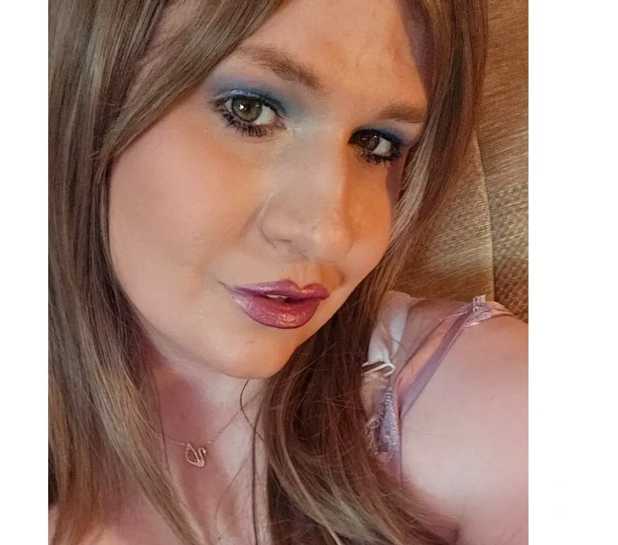 Escorts Burton, England 29 year old pre op trans escort