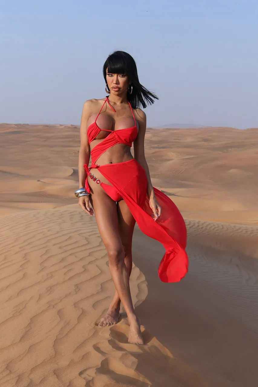 Escorts Dubai, United Arab Emirates Ts_Liona Thai hot cock top bottom for yo