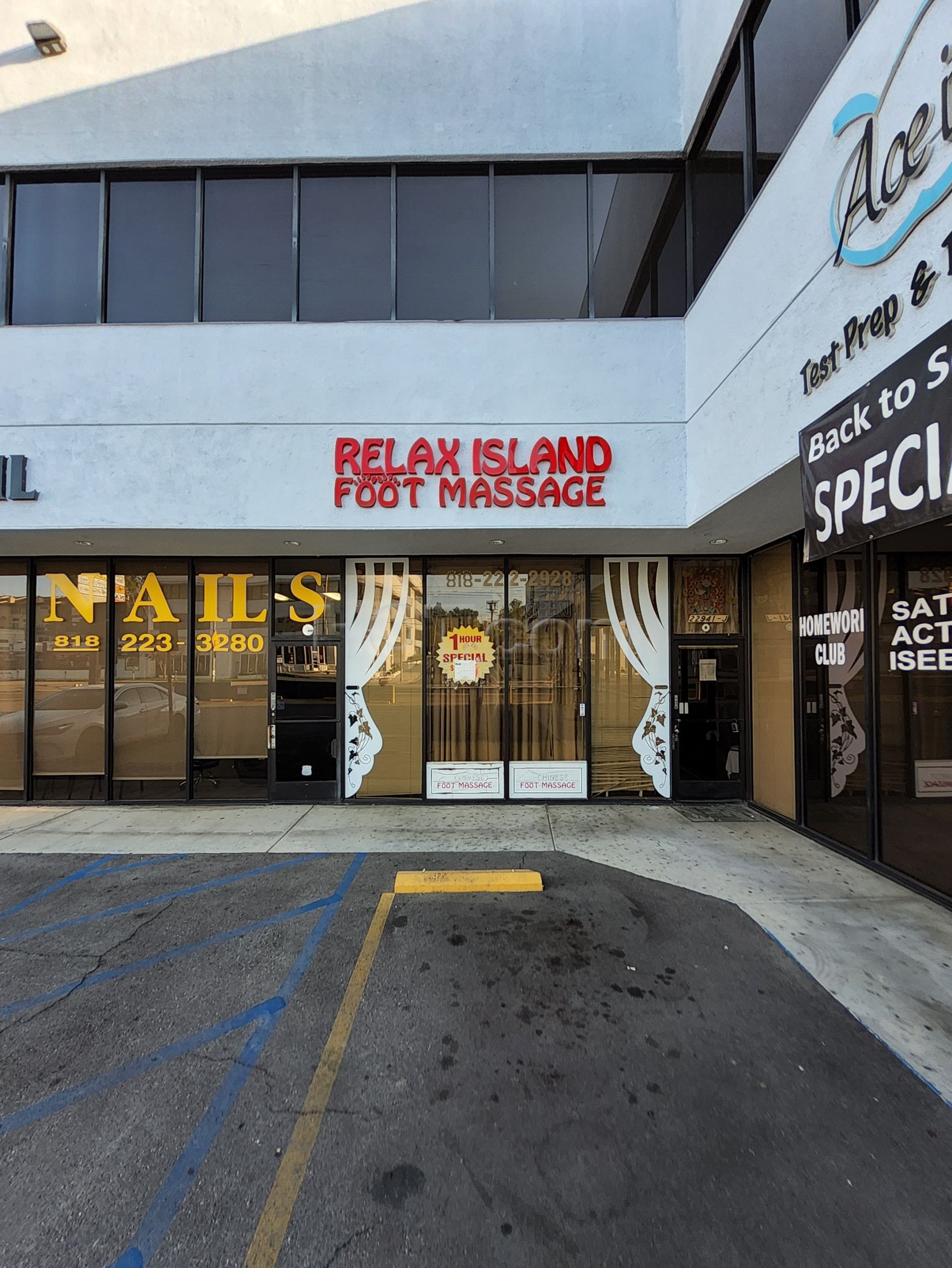 Woodland Hills, California Relax Island Foot Massage