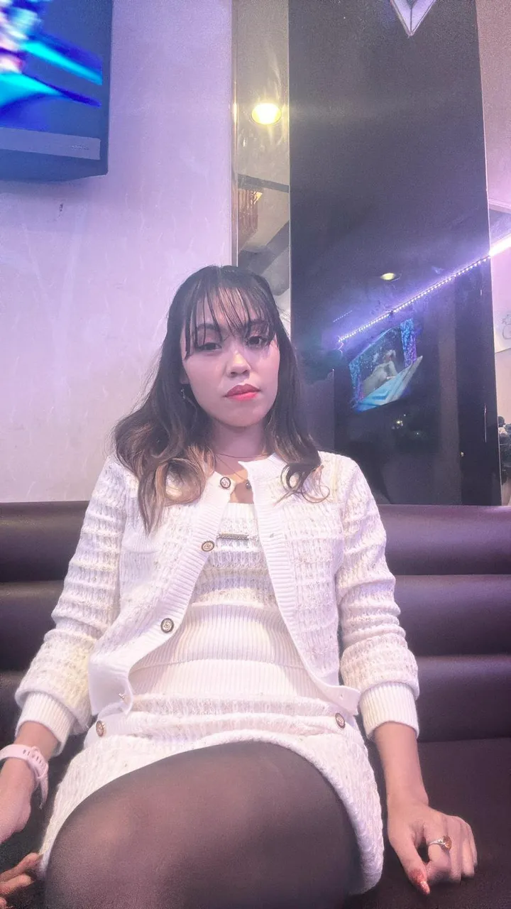 Escorts Osaka, Japan Mary sweet twat