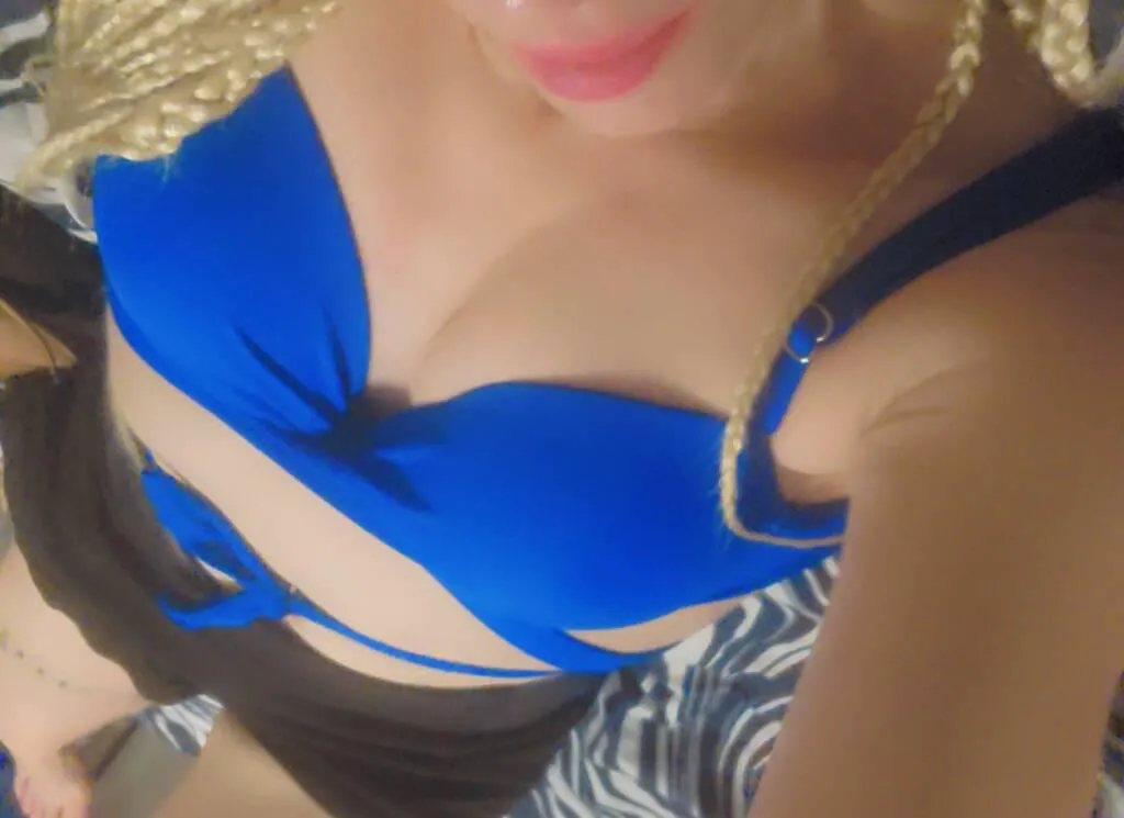 Escorts Kitchener, Ontario Melanie