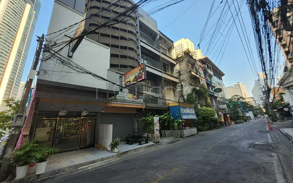 Massage Parlors Bangkok, Thailand Venus Massage