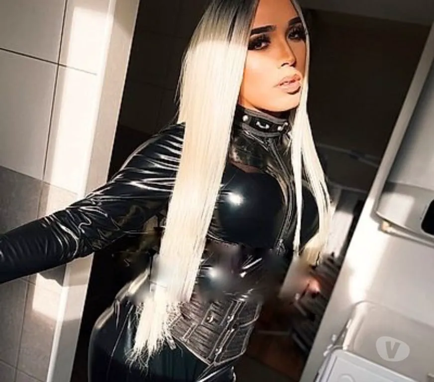 Escorts Derby, England New Trans only top dominatrix outtcall party