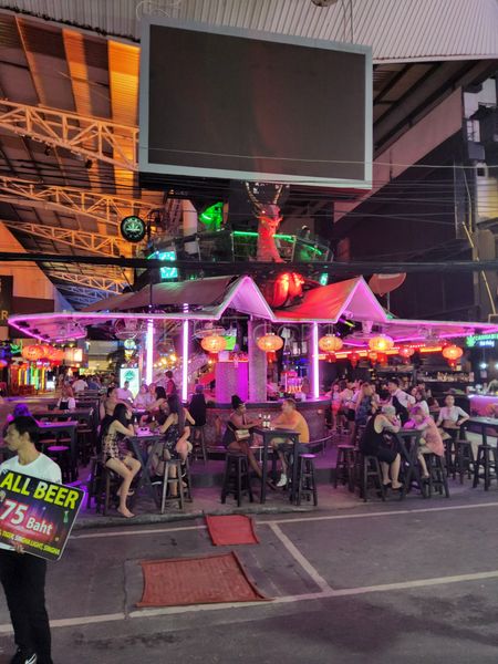 Beer Bar / Go-Go Bar Patong, Thailand Dragon Bar