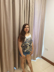 Escorts Dubai, United Arab Emirates Karishma Housewife