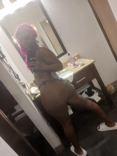 Escorts Springfield, Massachusetts Beautiful SEXY&THICC EBONY 😏AVAILABLE FOR / INCALLS AND OUTCALLS ❤🥰HML MORE INFO!!!❤