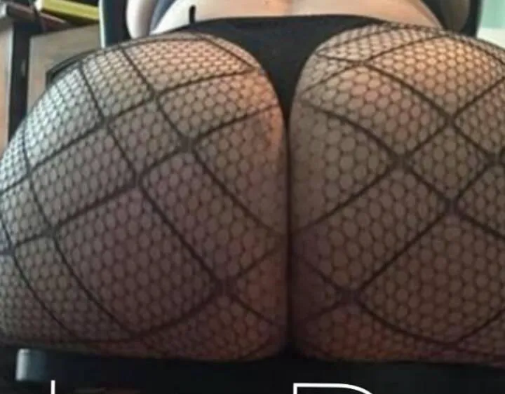 Escorts Ottawa, Ontario LYNDAAA SEXY&MILF