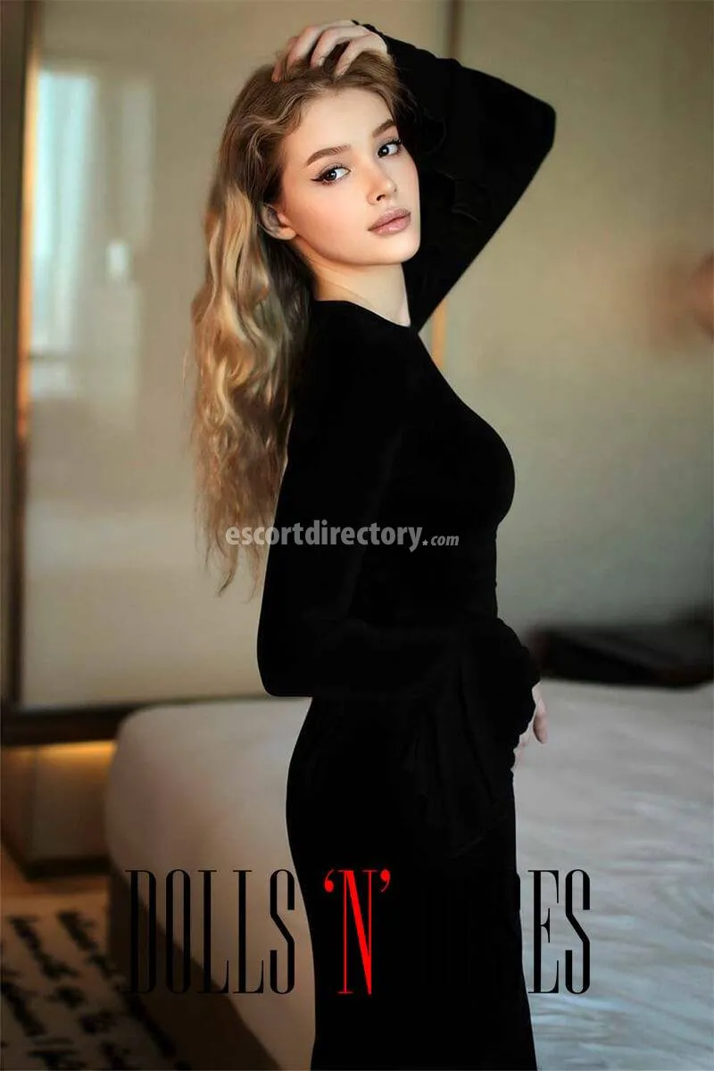 Escorts Riyadh, Saudi Arabia Amelita, Dollsandroses