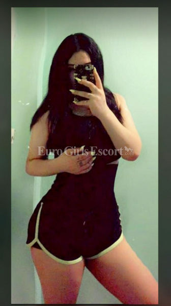 Escorts Baku, Azerbaijan Lola